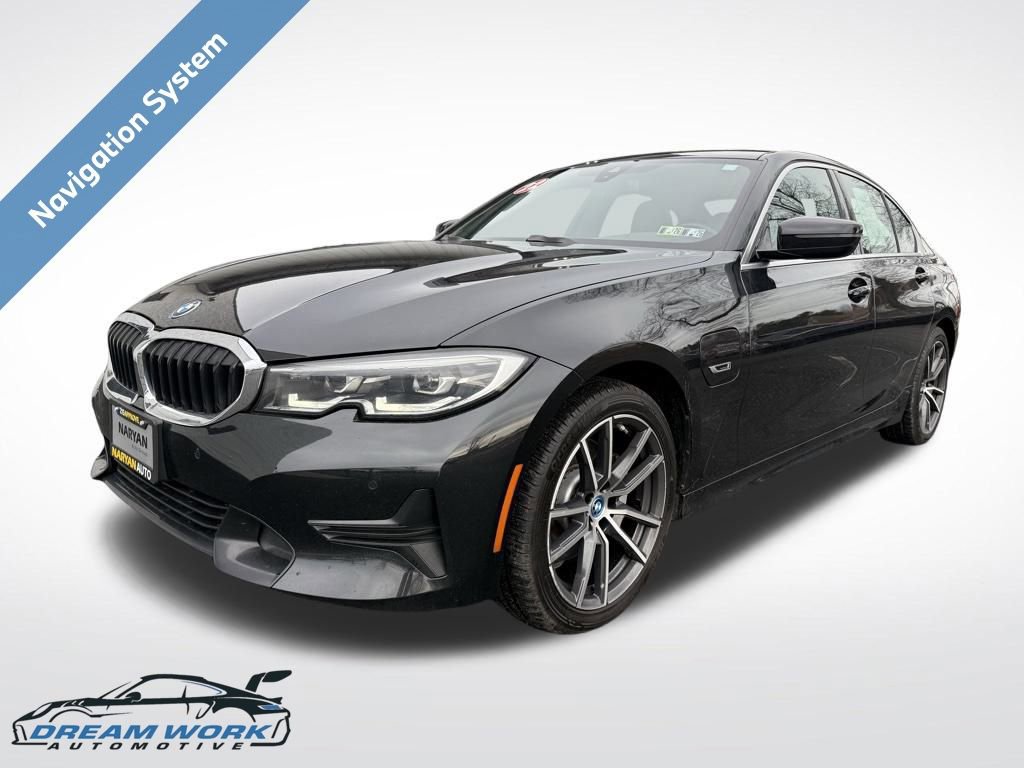 Used 2022 BMW 330e xDrive image 1