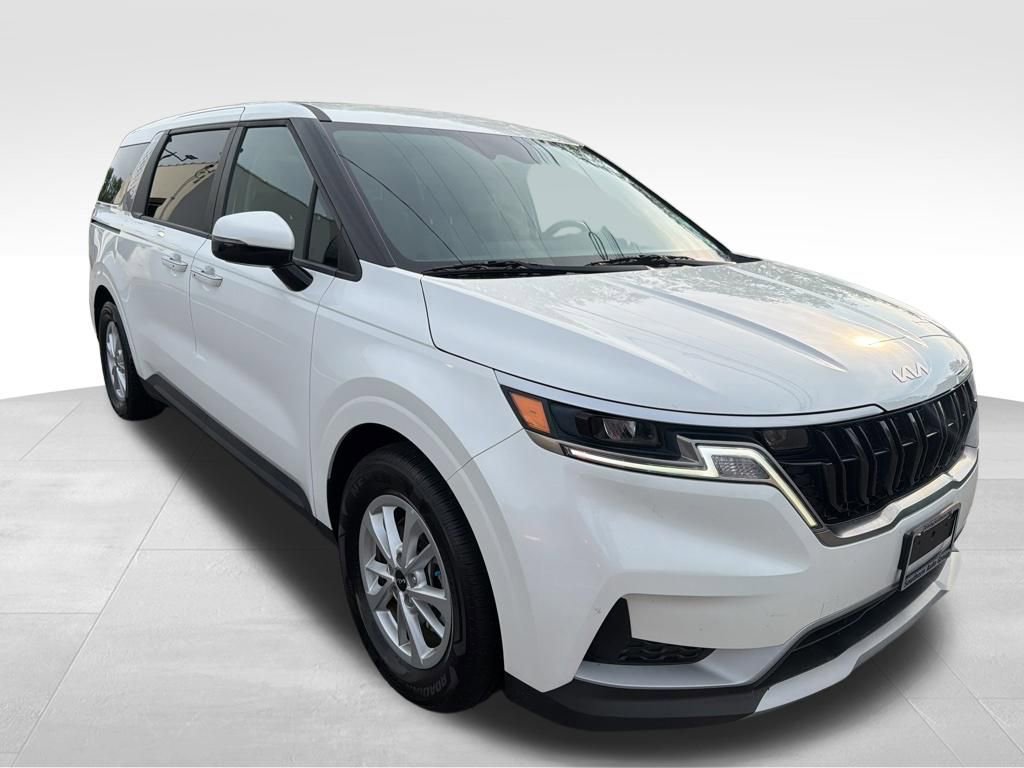 Used 2024 Kia Carnival LX image 8