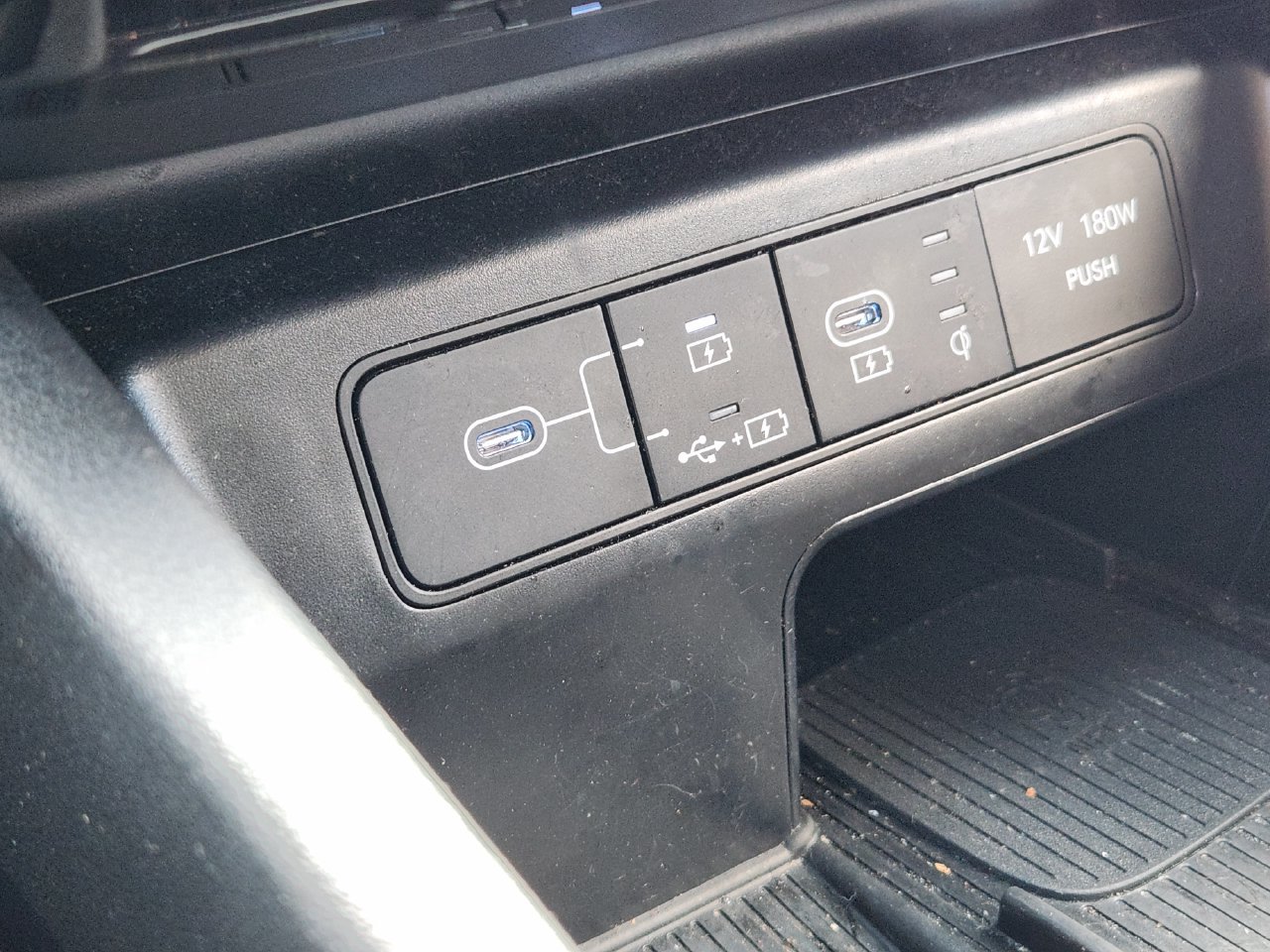 Used 2025 Hyundai Tucson SEL FWD image 16