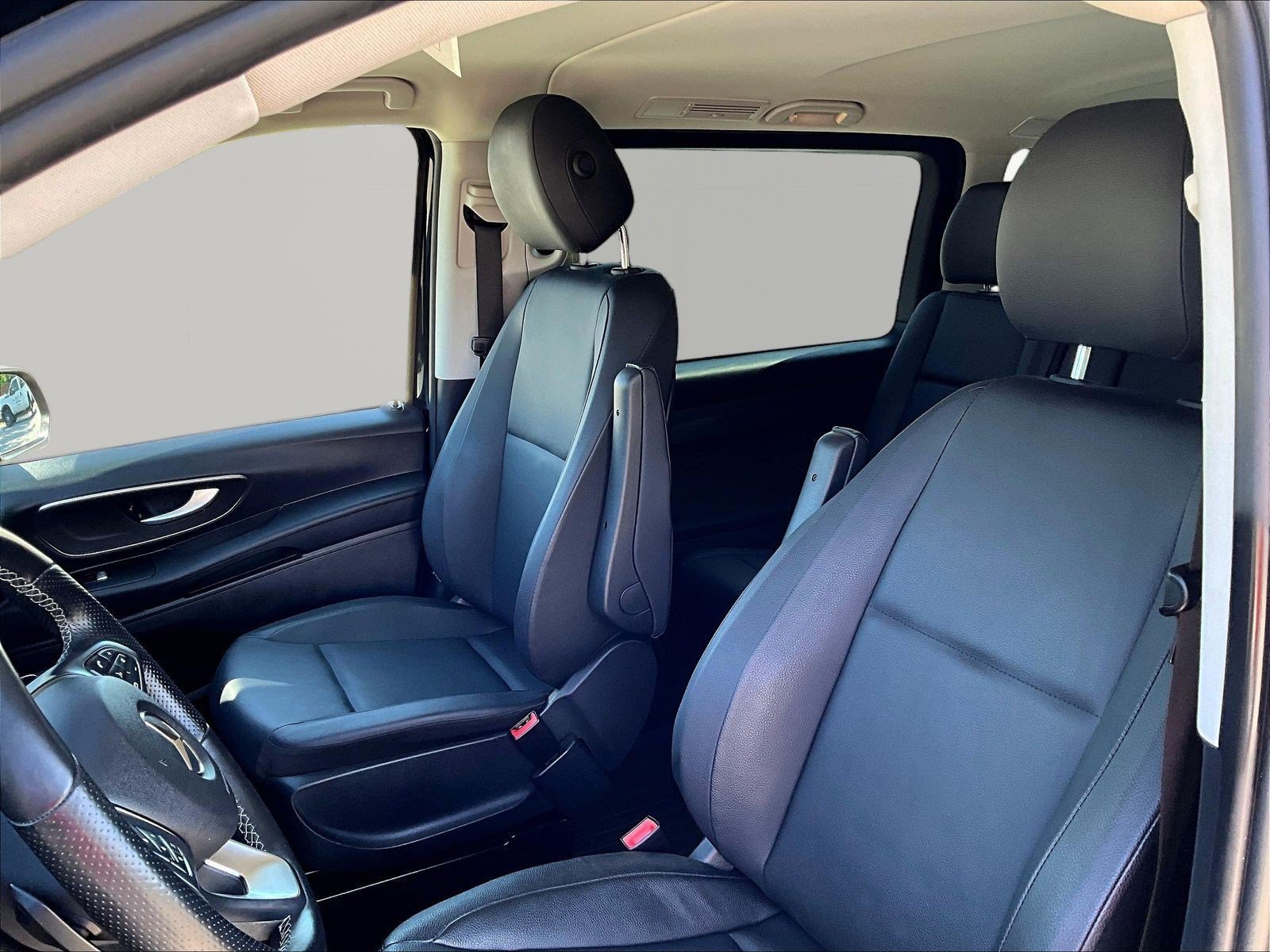 Used 2023 Mercedes-Benz Metris Passenger image 19