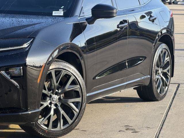 Certified 2025 Toyota Crown Signia w/ Advanced Technology Package AWD/4WD image 3