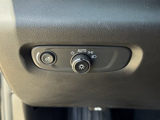 Used 2023 Chevrolet Traverse Premier w/ Redline Edition FWD image 26