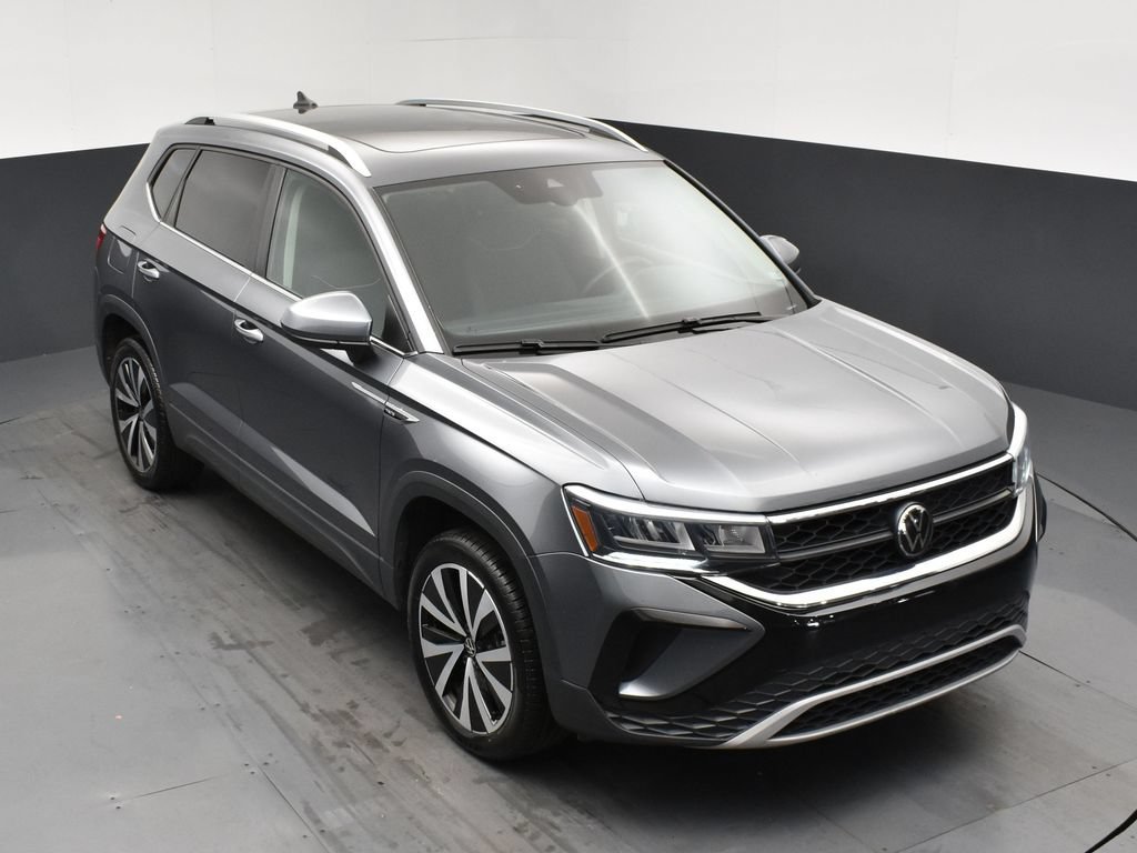 Used 2024 Volkswagen Taos SE FWD image 17