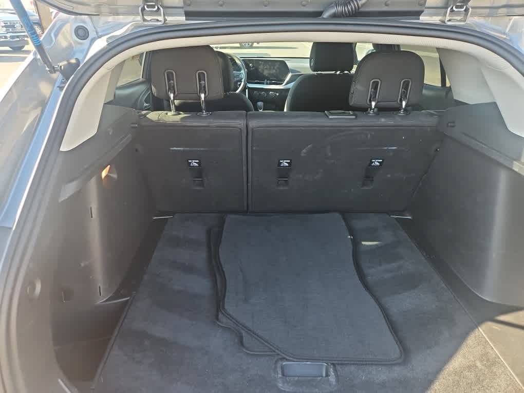 Used 2025 Chevrolet Trax LS w/ Driver Confidence Package FWD image 8