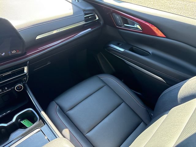 Used 2025 Chevrolet Traverse Z71 AWD/4WD image 24