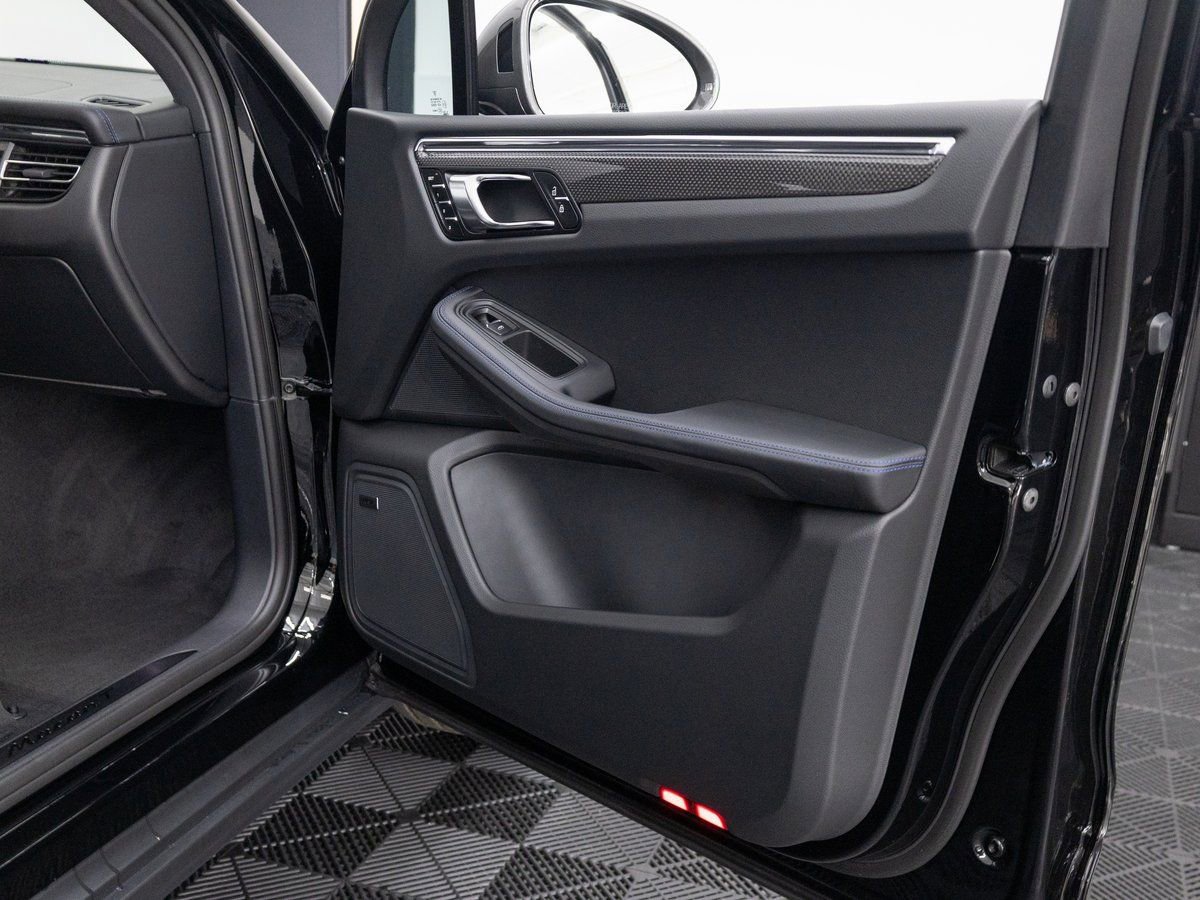 New 2026 Porsche Macan Turbo image 29