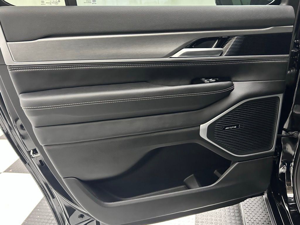 New 2026 Jeep Grand Wagoneer L 4WD image 11