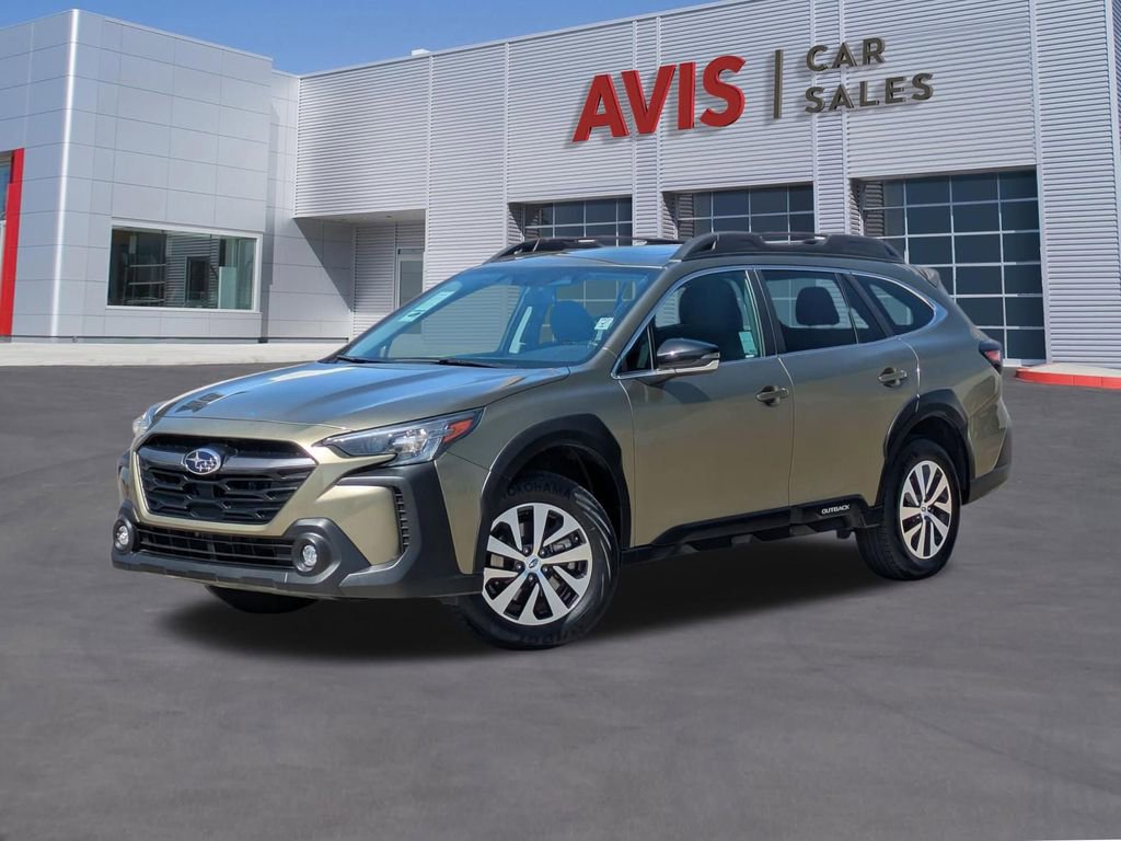 Used 2025 Subaru Outback Premium image 1