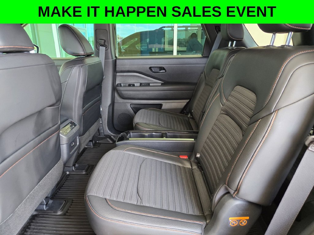 Used 2024 Nissan Pathfinder Rock Creek AWD/4WD image 14