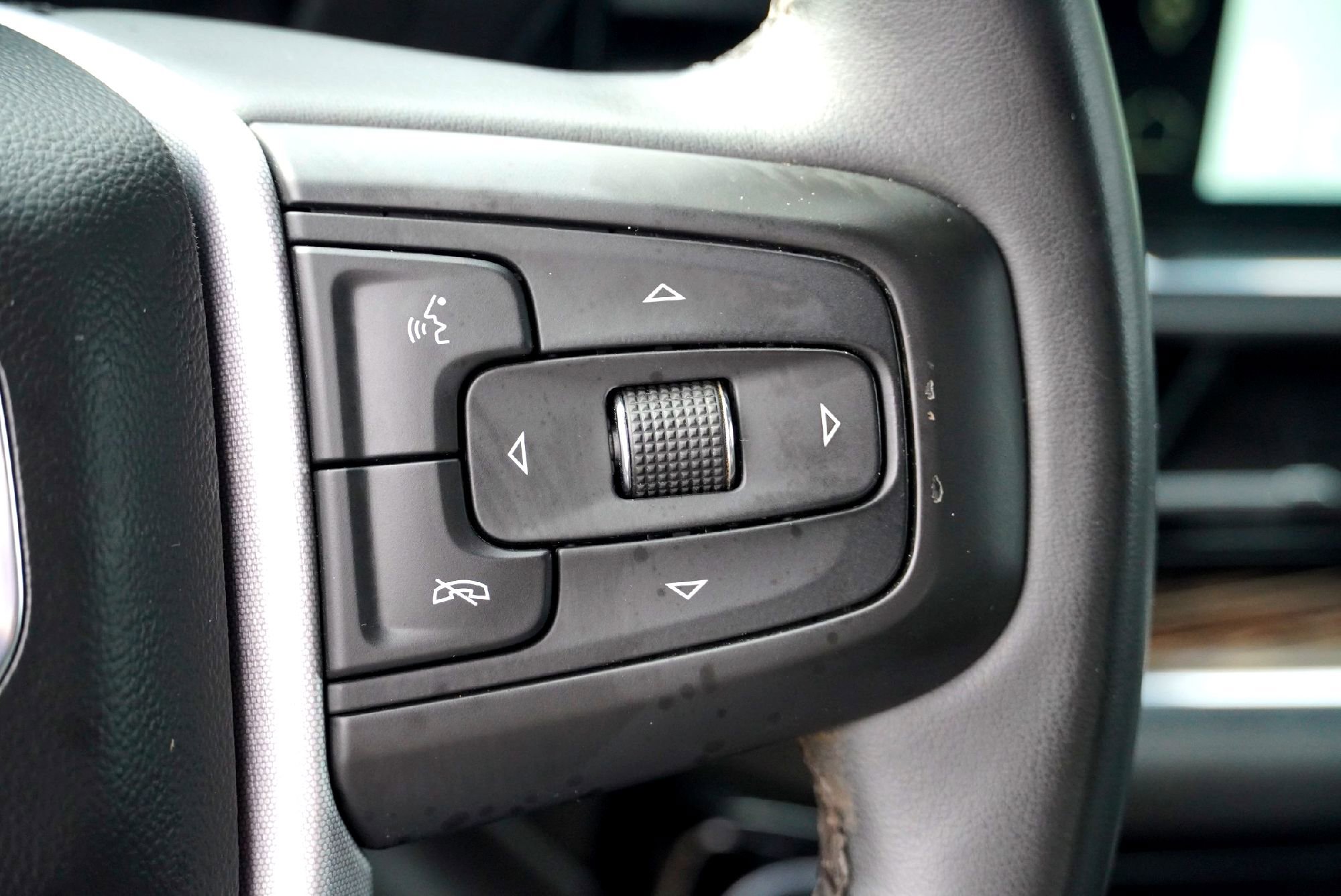 Used 2024 GMC Sierra 1500 SLE image 19