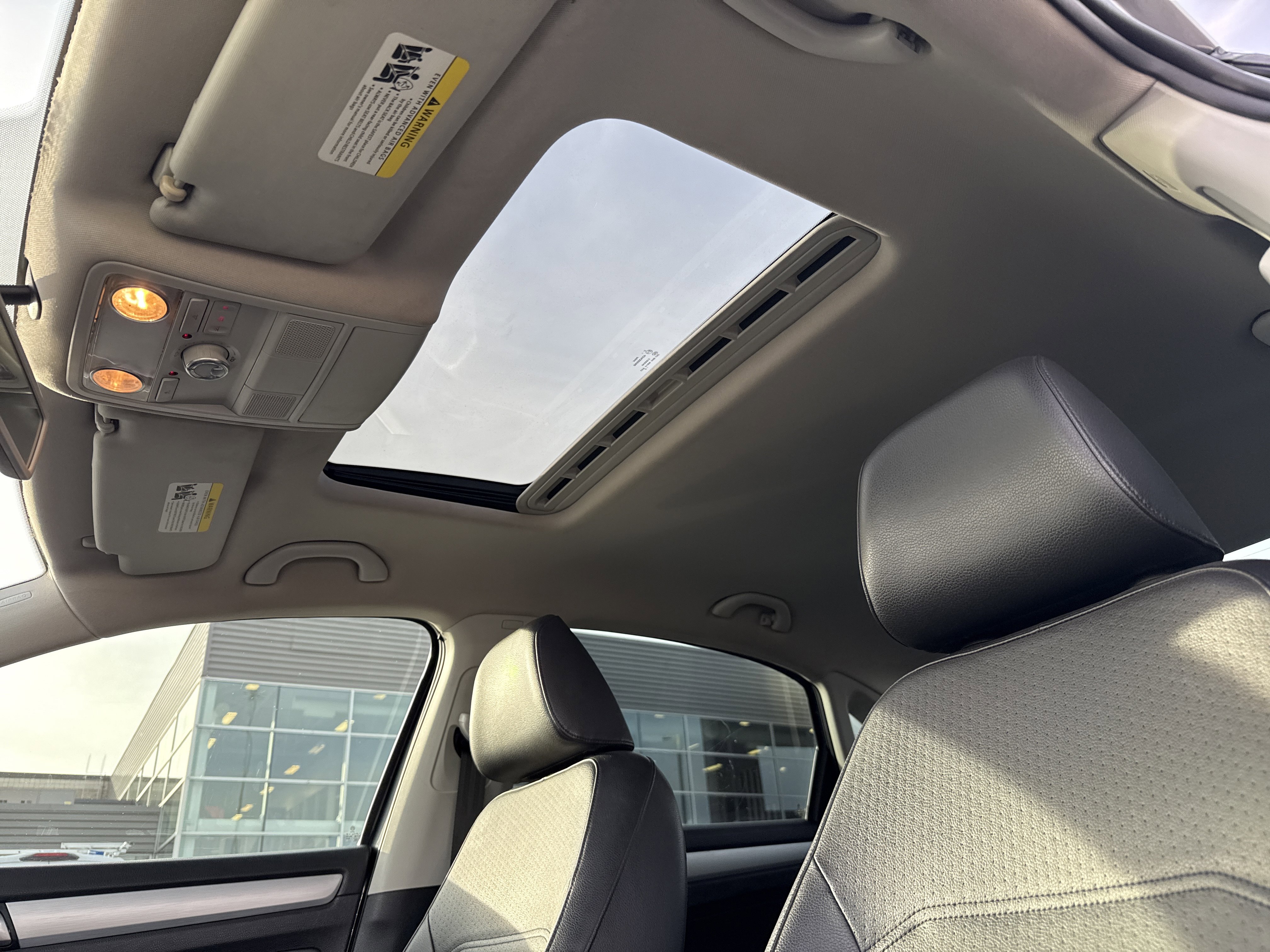 Used 2013 Volkswagen Passat TDI SE image 14