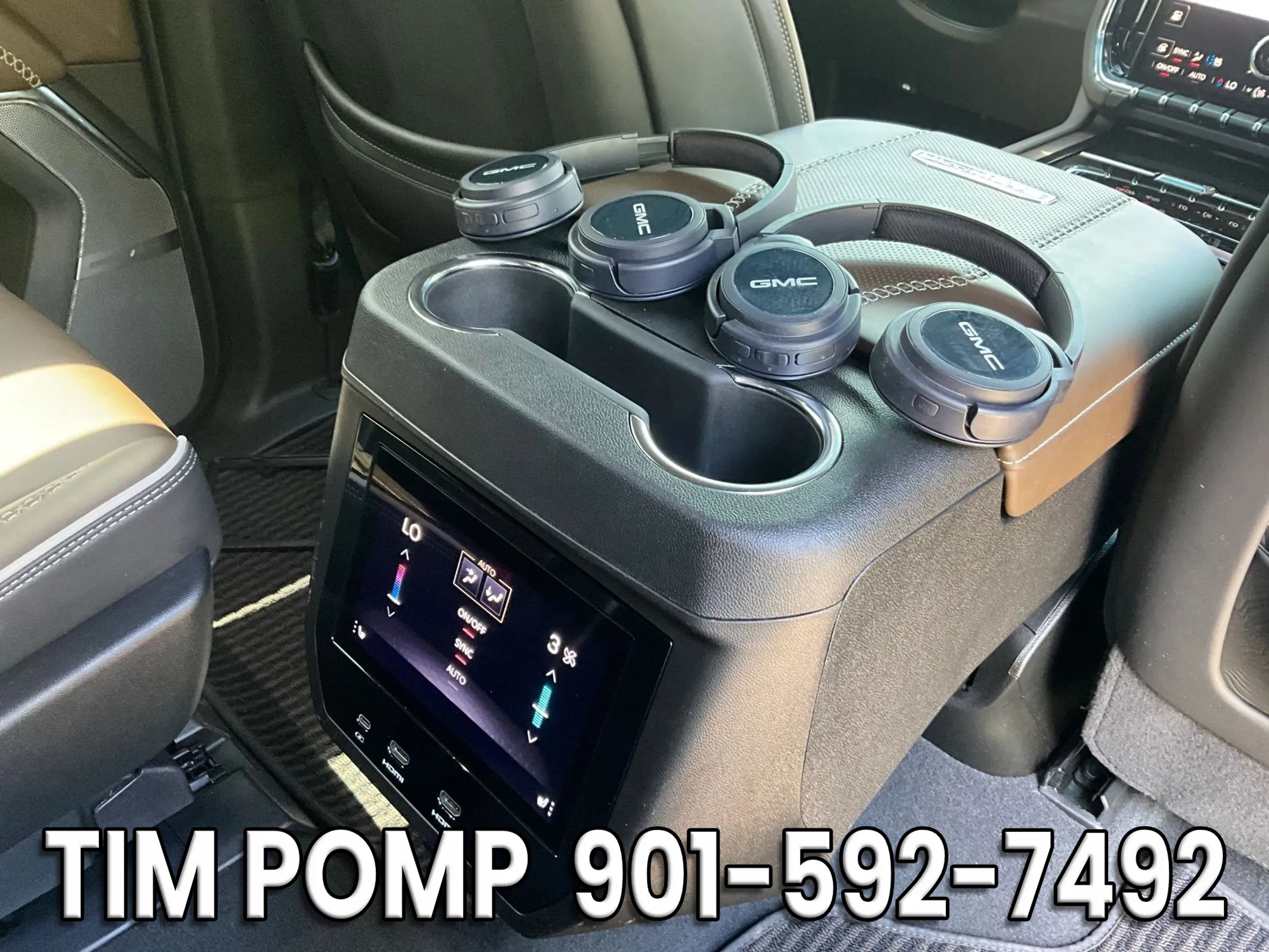 Used 2025 GMC Yukon Denali Ultimate AWD/4WD image 18