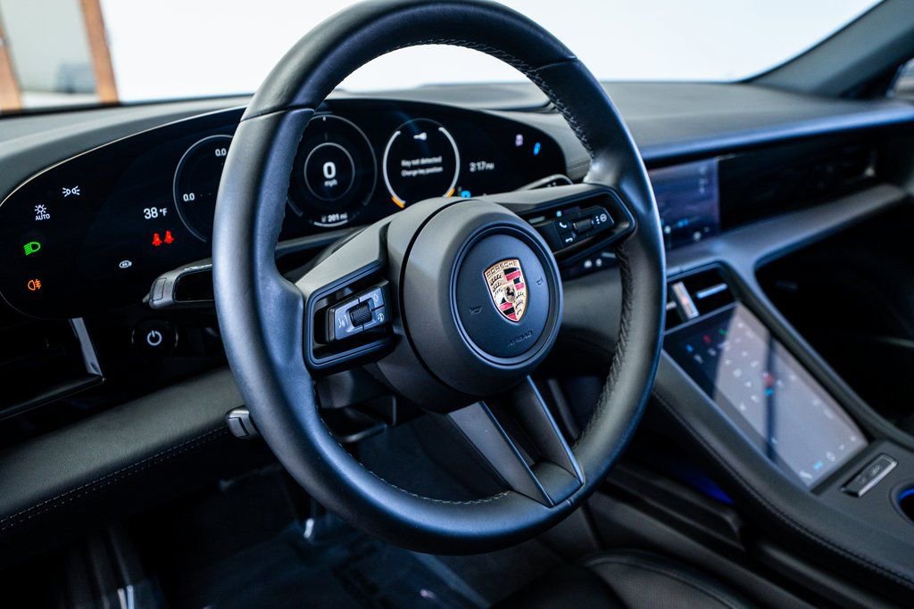 Used 2024 Porsche Taycan image 34