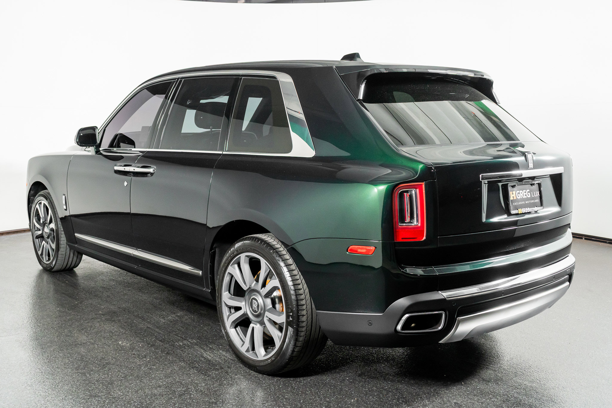 Used 2023 Rolls-Royce Cullinan w/ Cullinan Package image 37