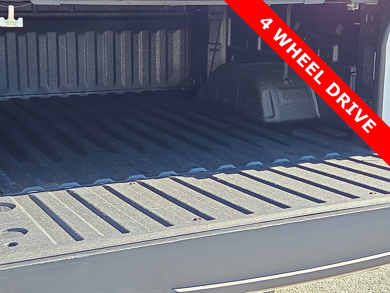 Used 2023 GMC Sierra 1500 SLT w/ SLT Convenience Package image 9