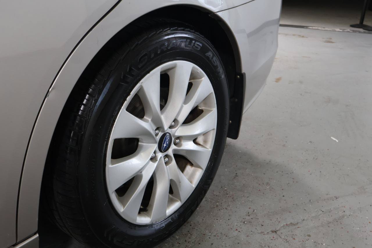 Used 2015 Subaru Legacy 2.5i Premium AWD/4WD image 36