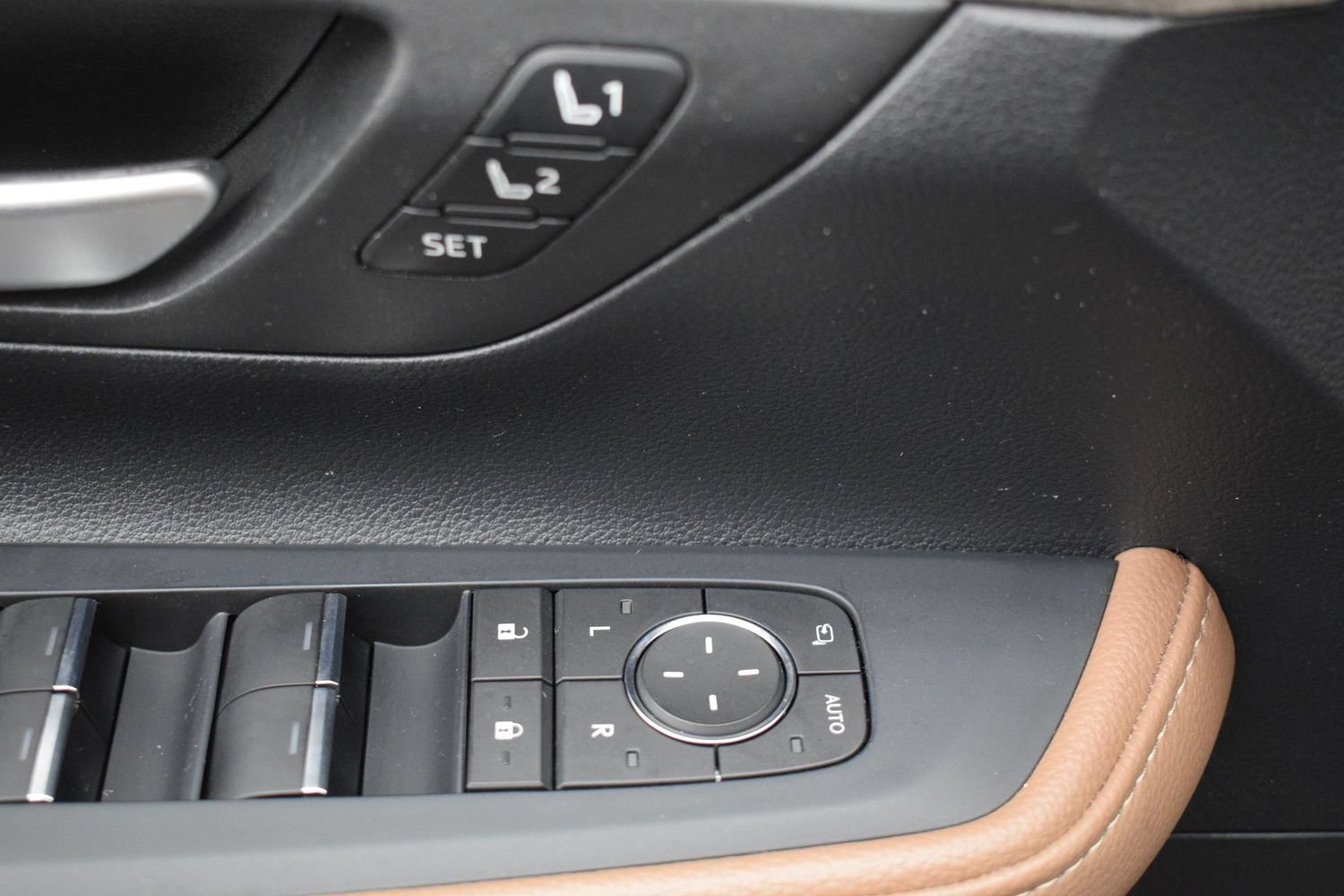 Used 2025 Toyota Grand Highlander AWD image 18