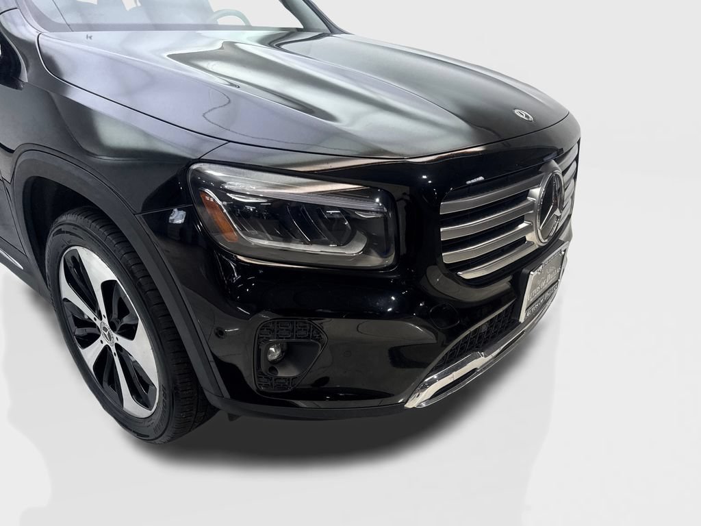 Used 2025 Mercedes-Benz GLB 250 4MATIC image 17