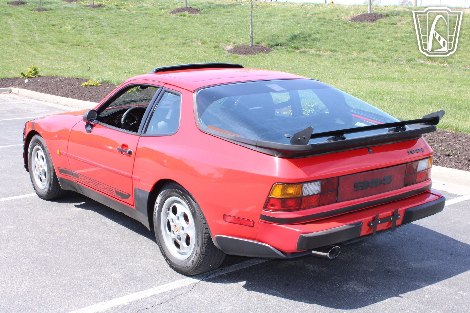 Used 1988 Porsche 944 Coupe RWD image 3