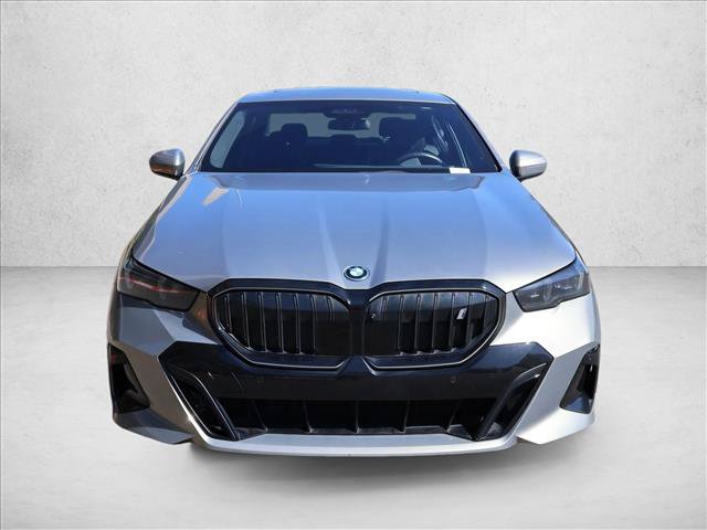 Used 2025 BMW i5 xDrive40 w/ M Sport Package AWD/4WD image 3