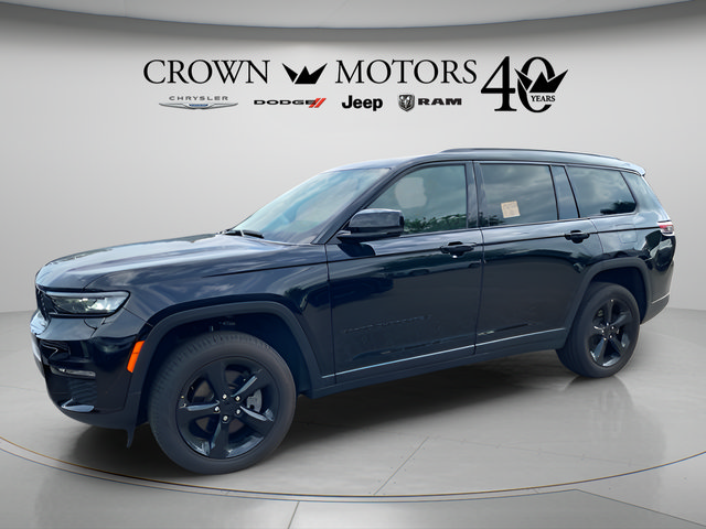 Used 2024 Jeep Grand Cherokee L Limited w/ Black Appearance Package AWD/4WD image 9