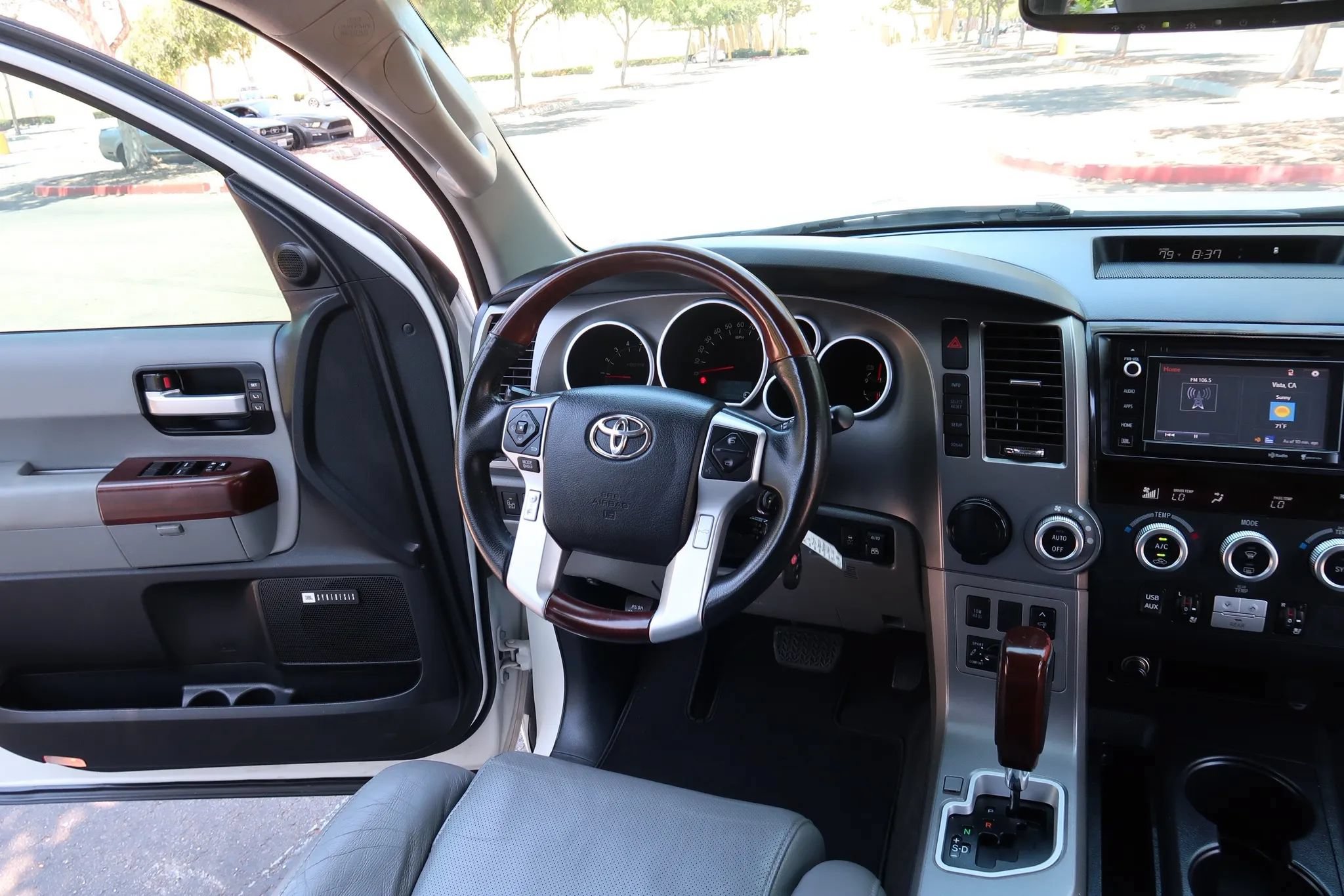 Used 2016 Toyota Sequoia Platinum RWD image 29