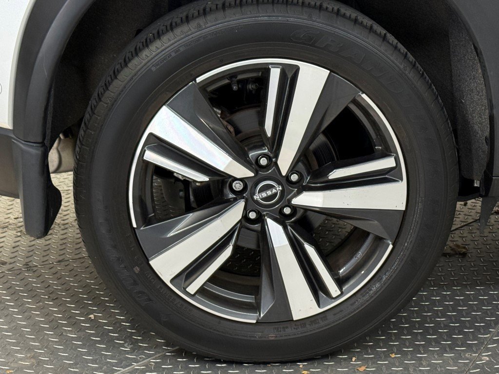 Used 2023 Nissan Rogue SL w/ SL Premium Package image 8