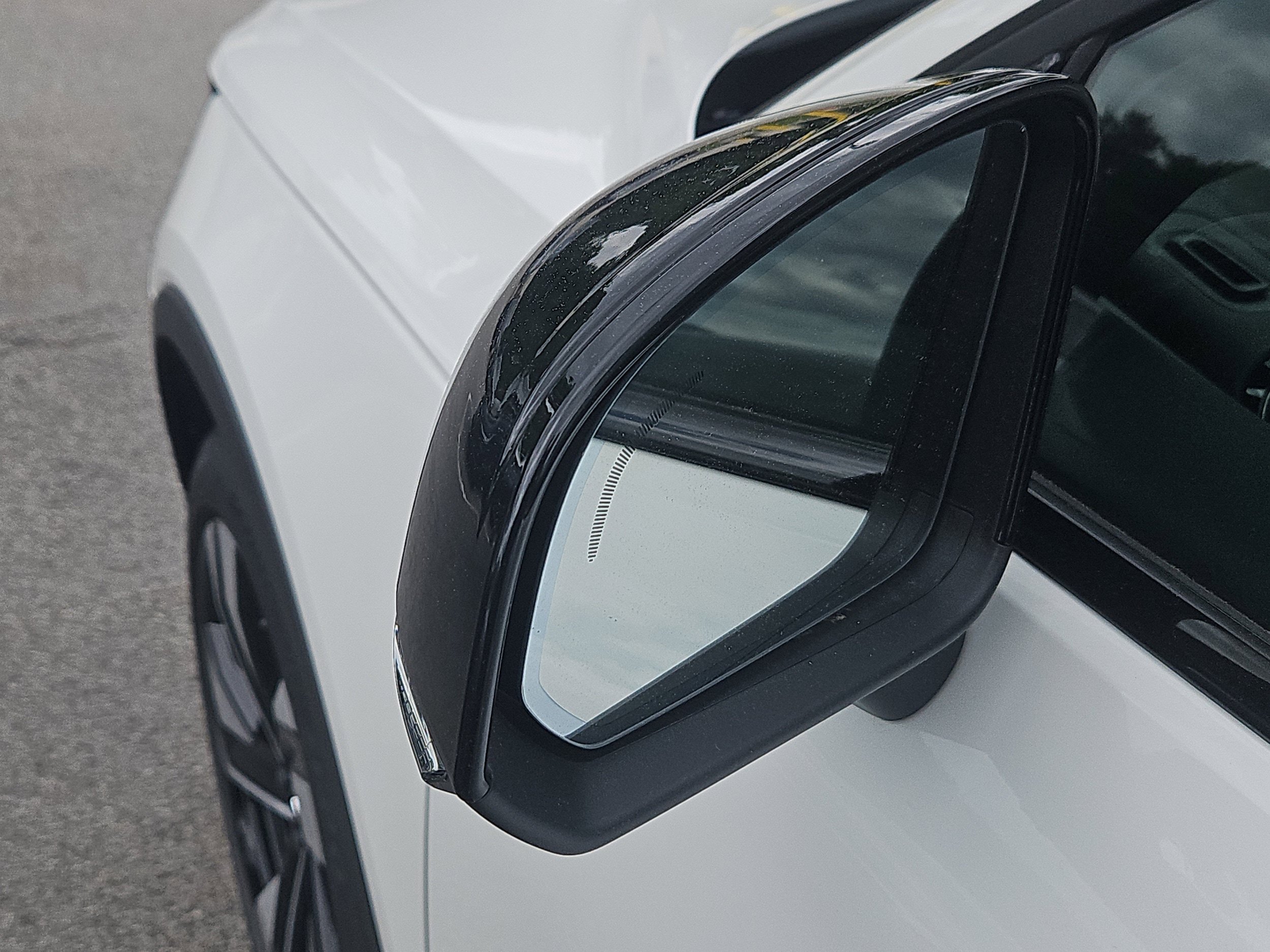 New 2026 Volvo XC40 B5 Plus w/ Climate Package AWD/4WD image 13
