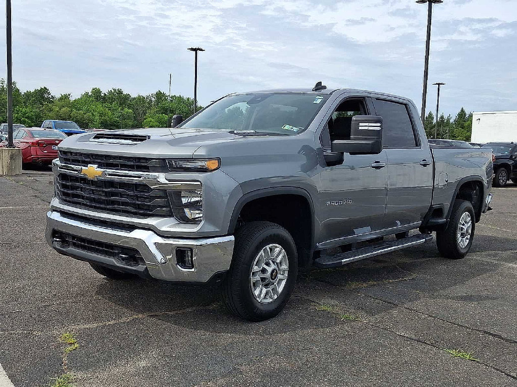 Used 2025 Chevrolet Silverado 2500 LT w/ Convenience Package AWD/4WD image 6