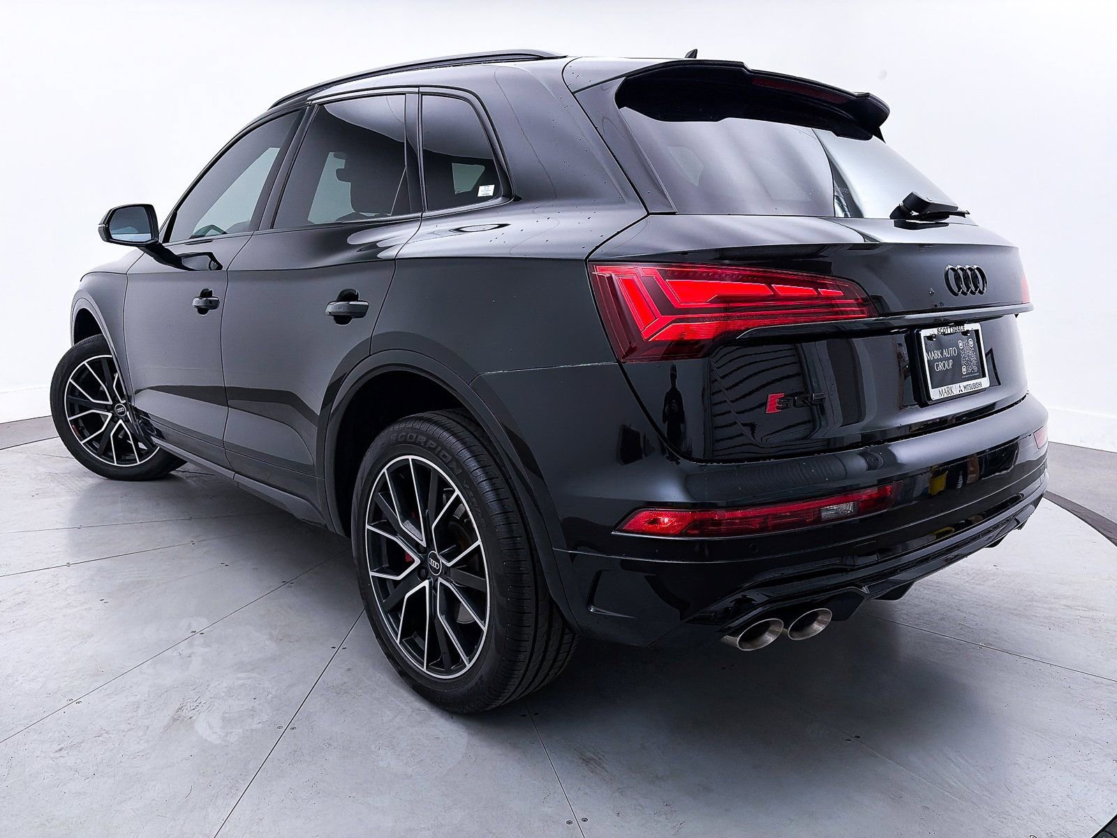 Used 2025 Audi SQ5 Premium Plus AWD/4WD image 2