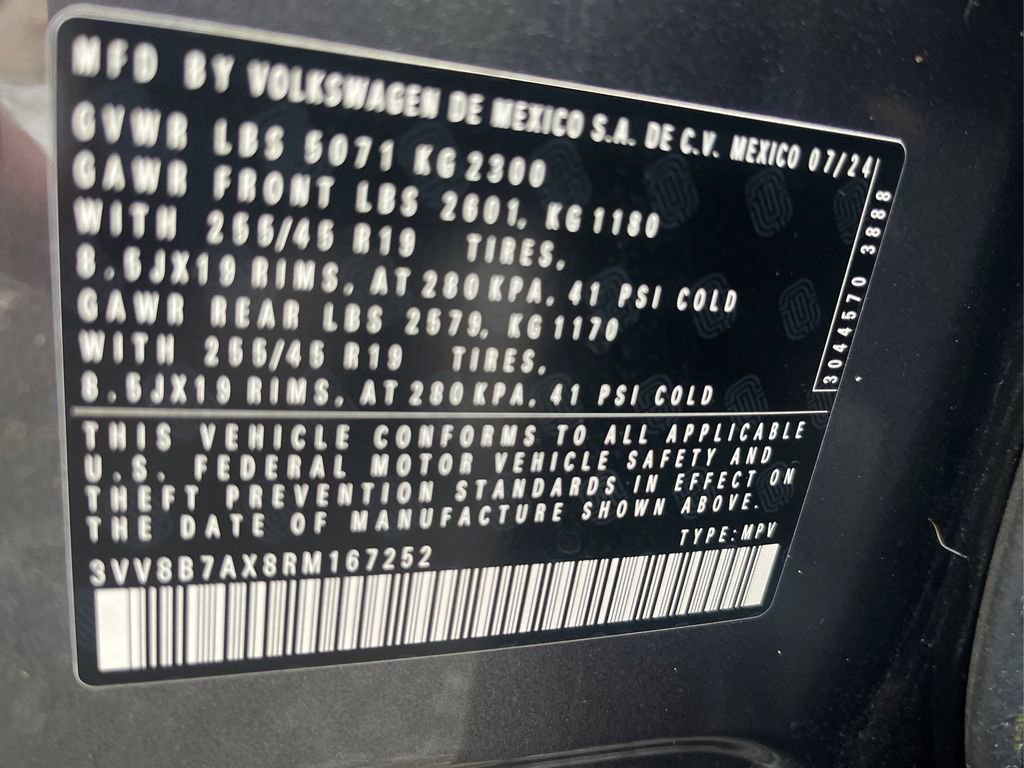 Used 2024 Volkswagen Tiguan SE R-Line image 23