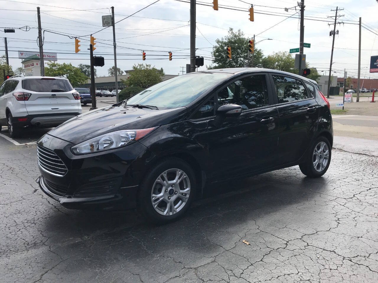 Used 2016 Ford Fiesta SE w/ Cold Weather Package FWD image 4