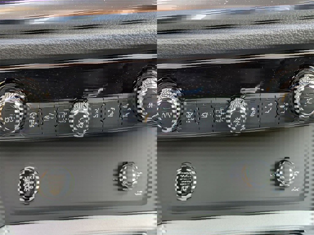 New 2025 Audi Q3 2.0T Premium image 26