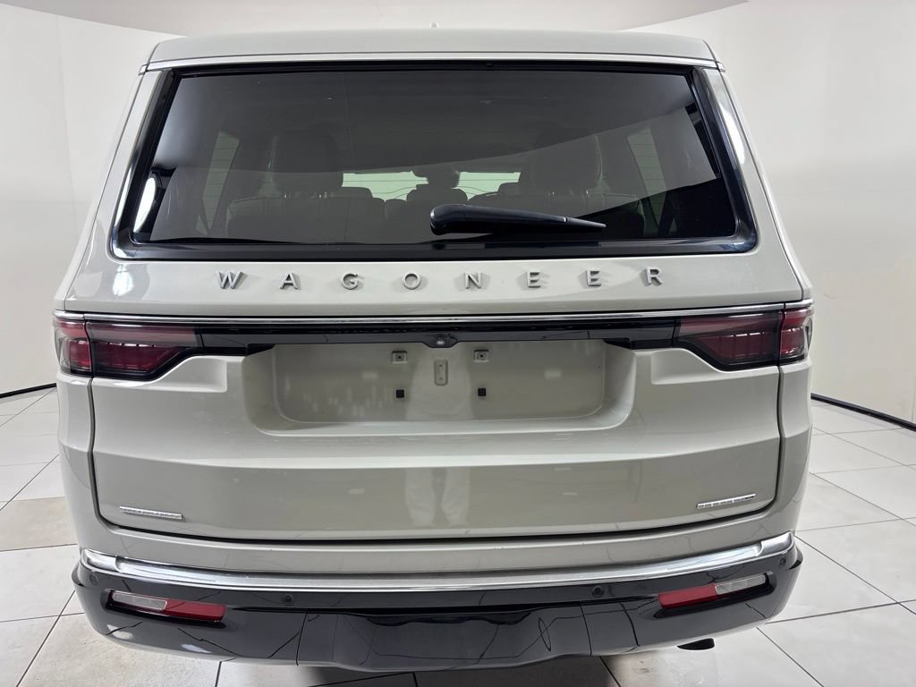 Used 2022 Jeep Wagoneer Series III w/ Convenience Group I AWD/4WD image 4