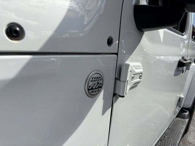 Used 2018 Jeep Wrangler Unlimited Sahara image 6