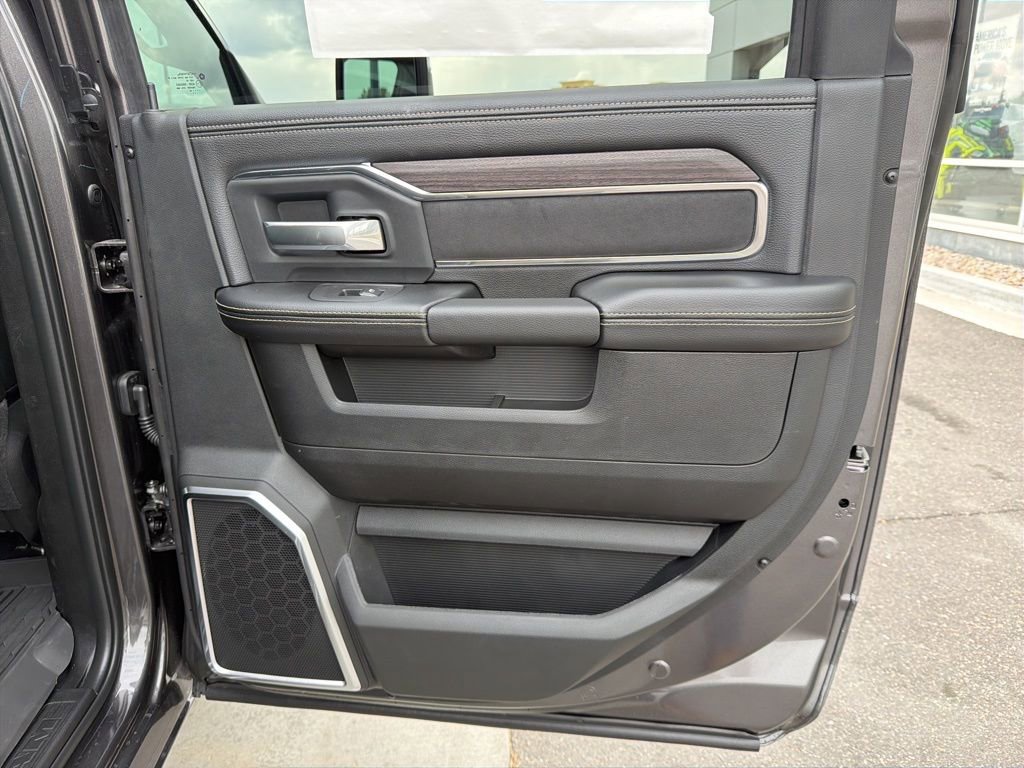 New 2026 RAM 3500 Laramie AWD/4WD image 37