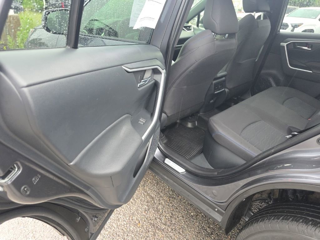 Certified 2025 Toyota RAV4 SE w/ Convenience Package AWD/4WD image 12