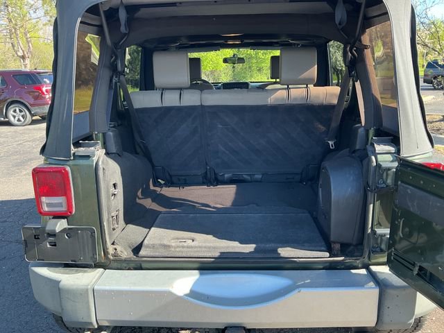 Used 2009 Jeep Wrangler Unlimited Sahara w/ Dual Top Group AWD/4WD image 17