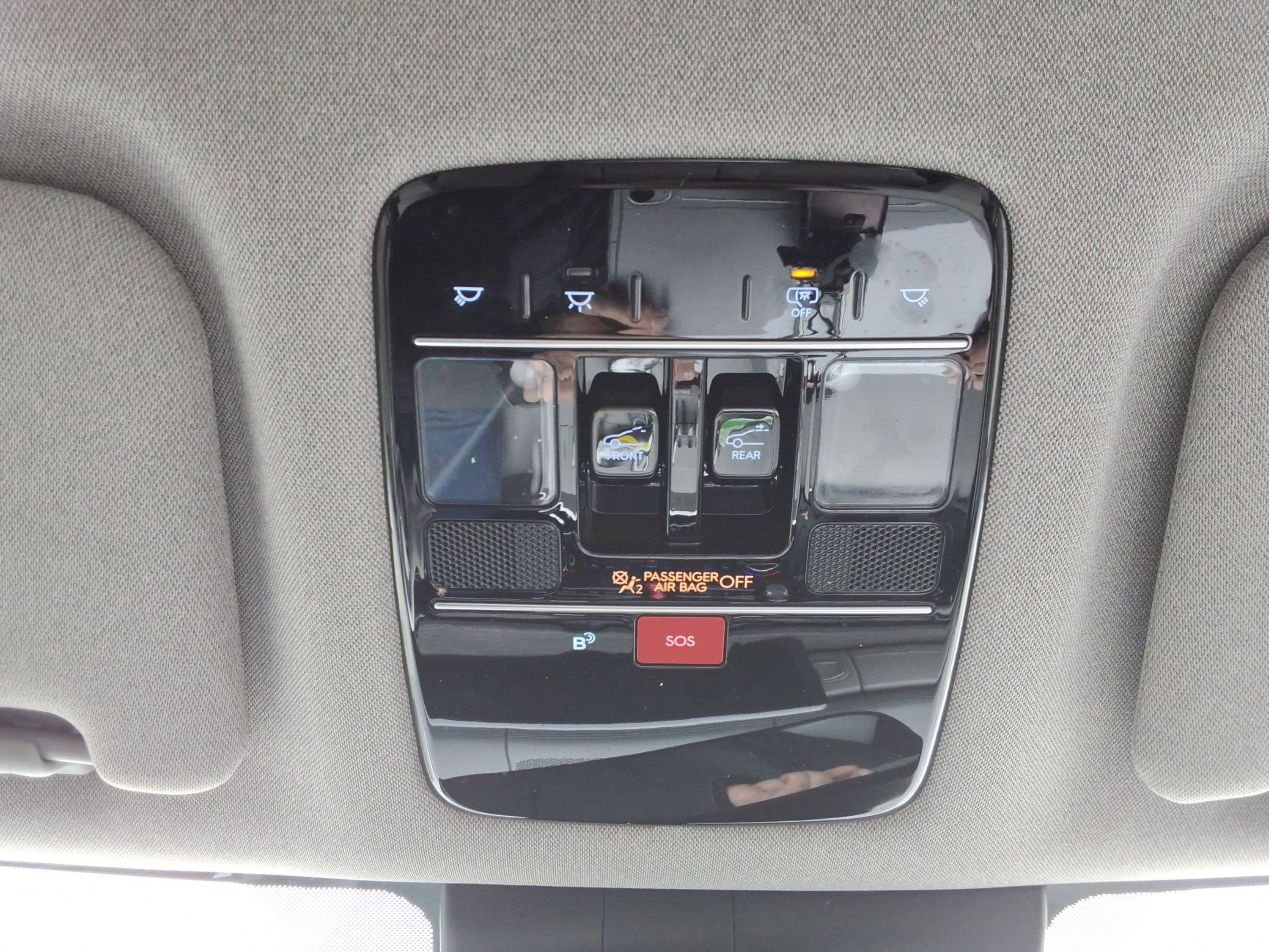 Used 2025 Hyundai Santa Fe Limited image 18