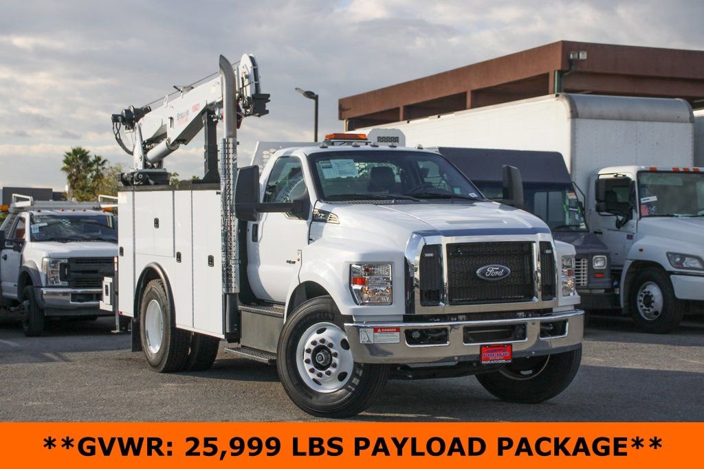 Used 2019 Ford F750 2WD Regular Cab Super Duty image 2