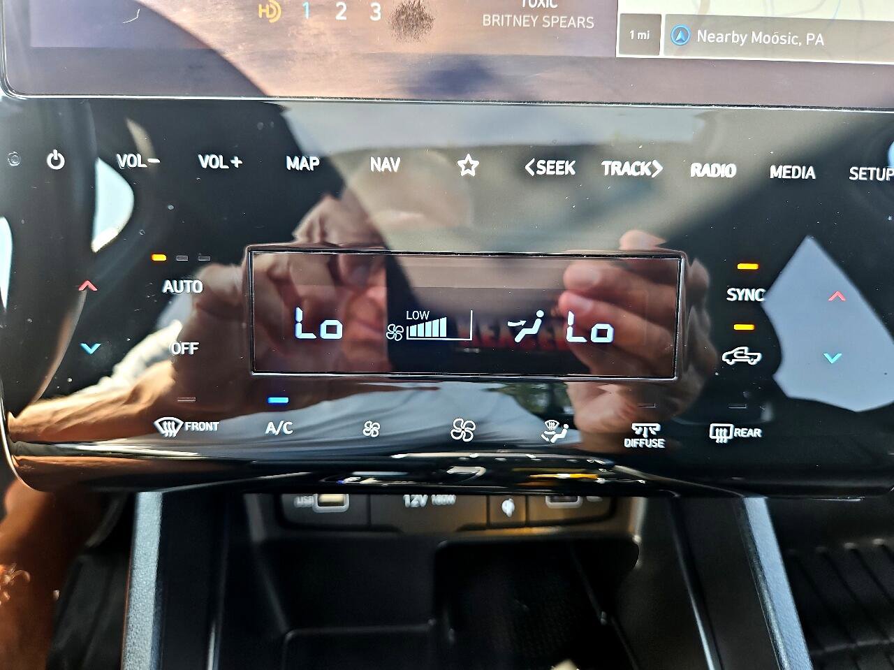 Used 2022 Hyundai Santa Cruz Limited image 35