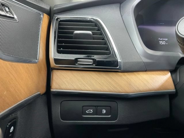Certified 2025 Volvo XC90 T8 Plus AWD/4WD image 20