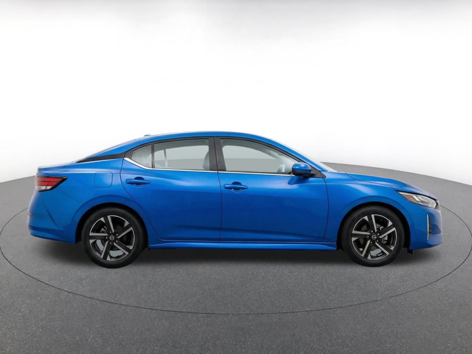 Used 2025 Nissan Sentra SV FWD image 10