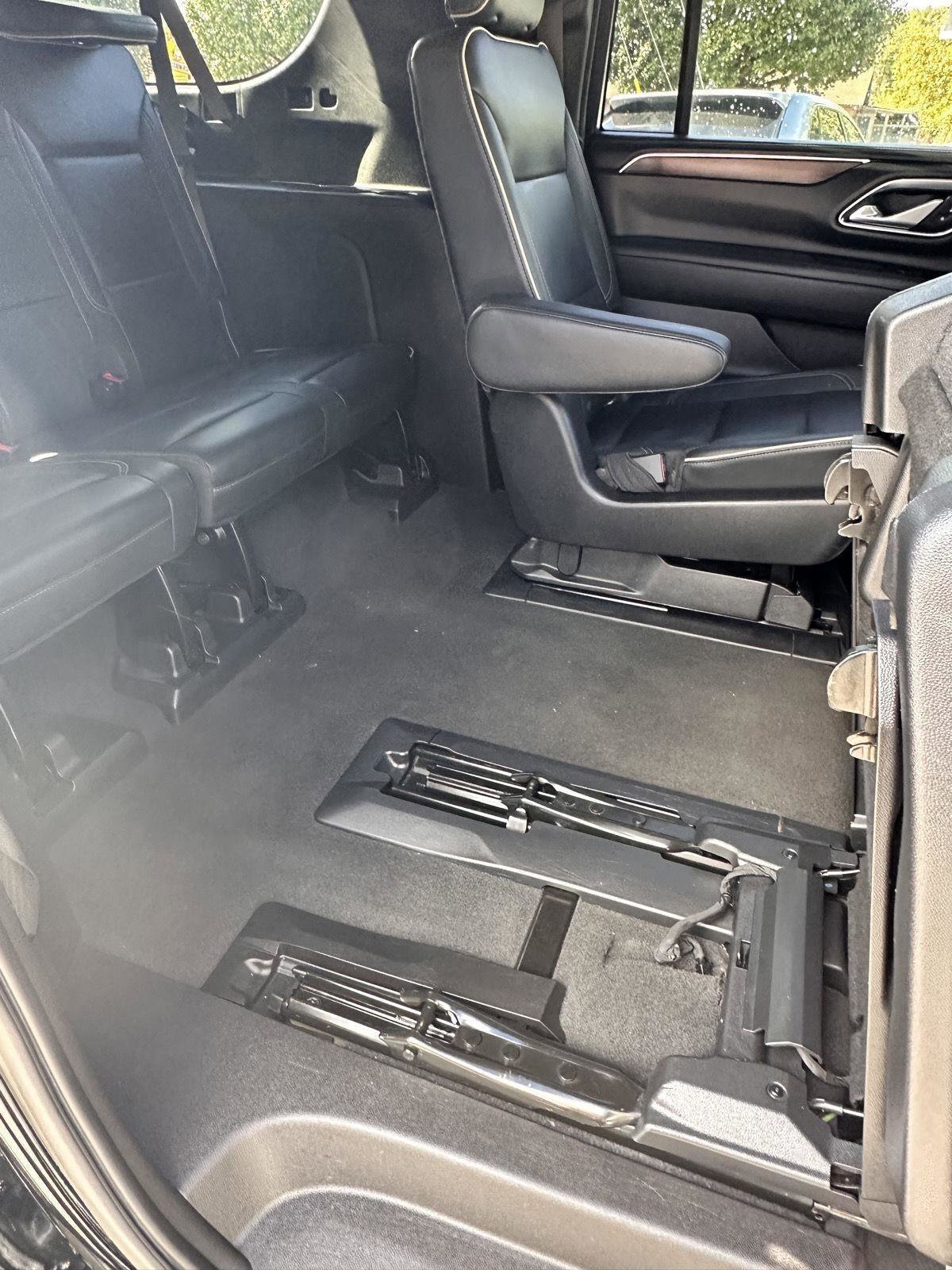 Used 2021 Chevrolet Suburban Premier w/ Premium Package RWD image 20