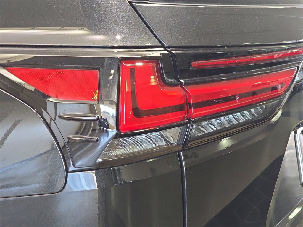 Certified 2025 Lexus LX 600 4WD w/ Luxury Package image 38