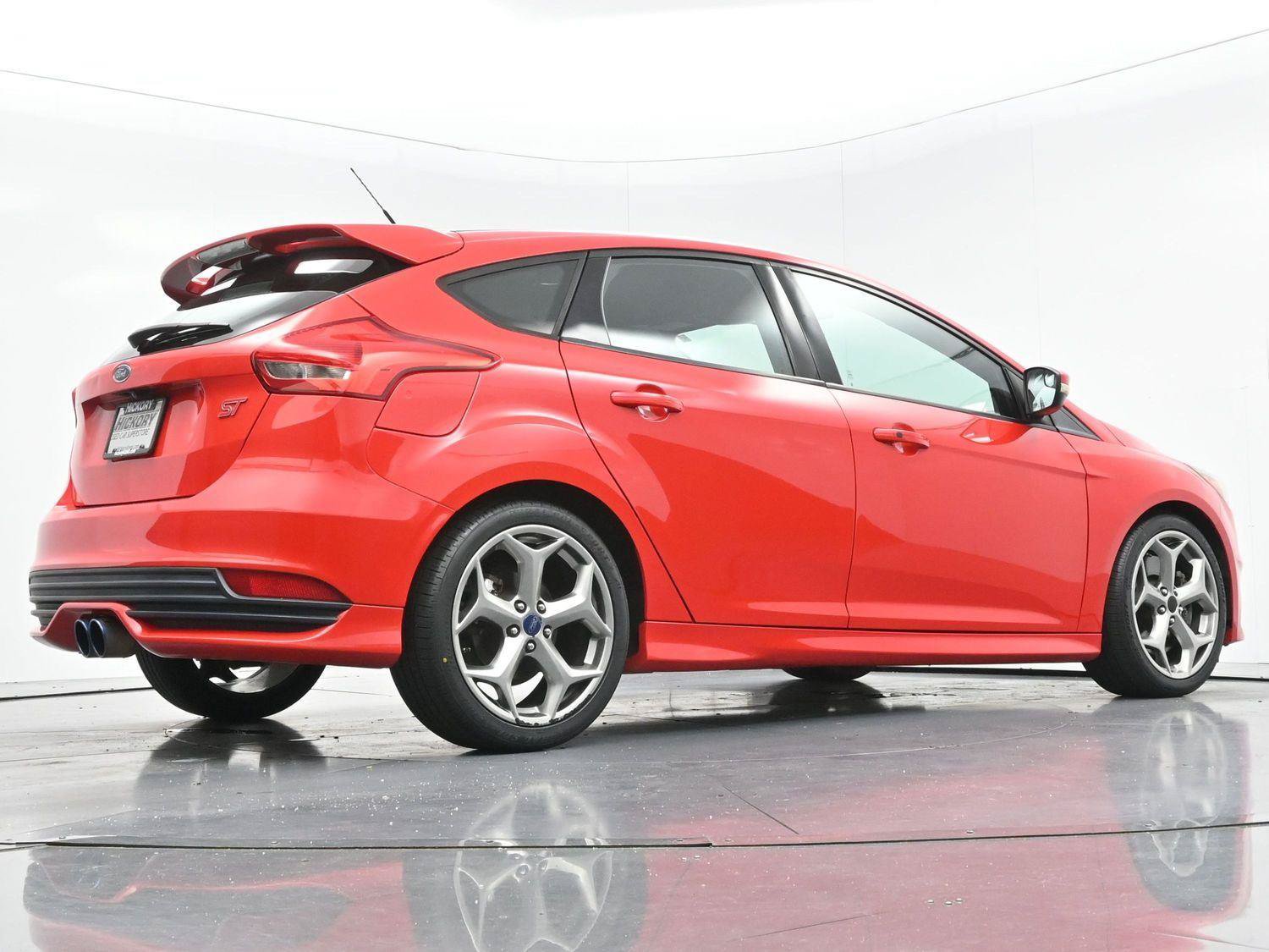 Used 2016 Ford Focus ST FWD image 46