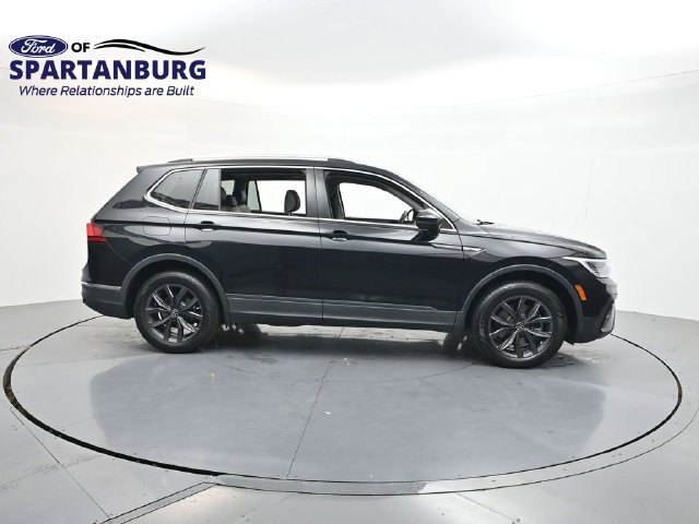 Used 2023 Volkswagen Tiguan SE FWD image 8