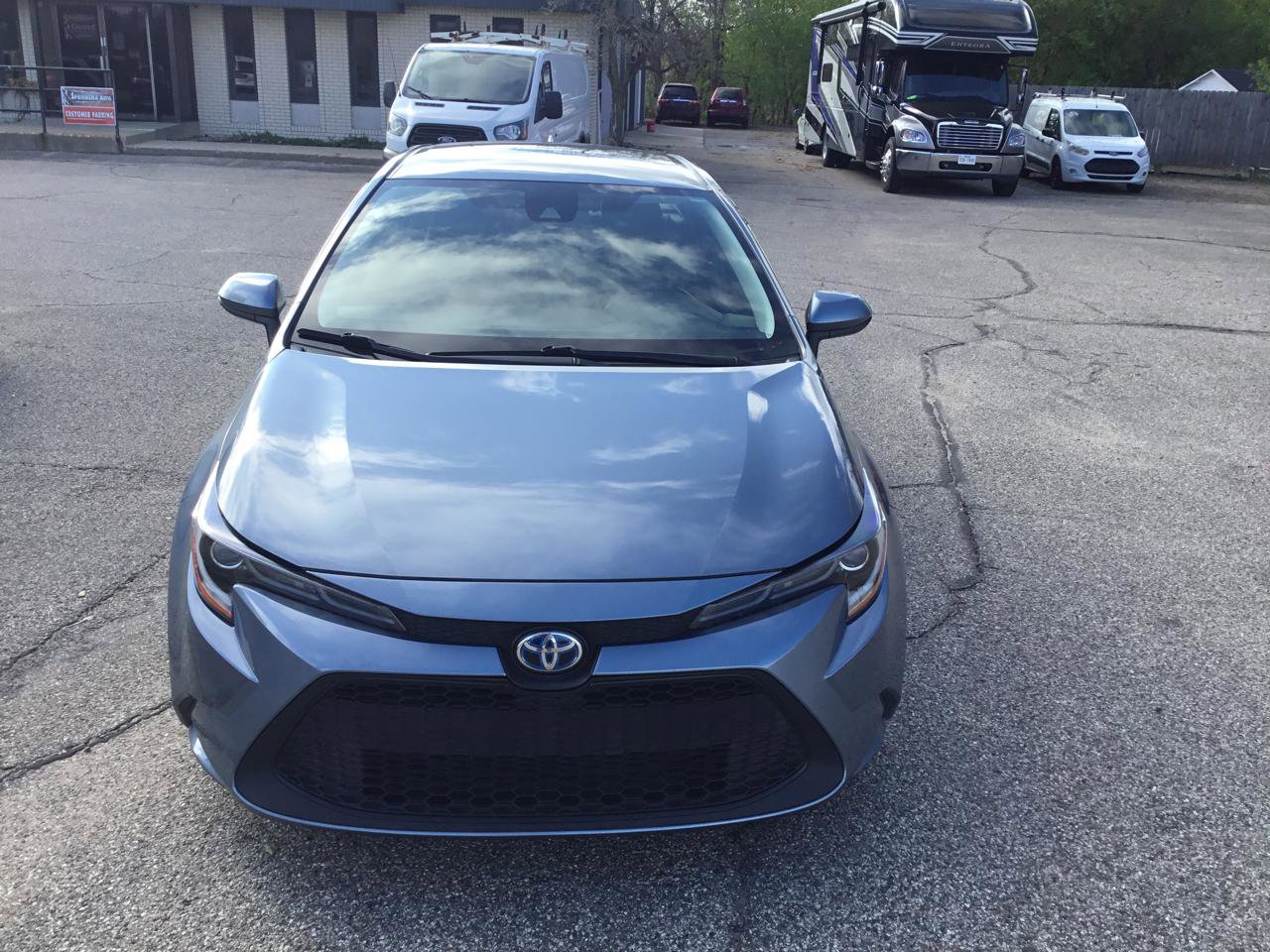 Used 2022 Toyota Corolla LE FWD image 2