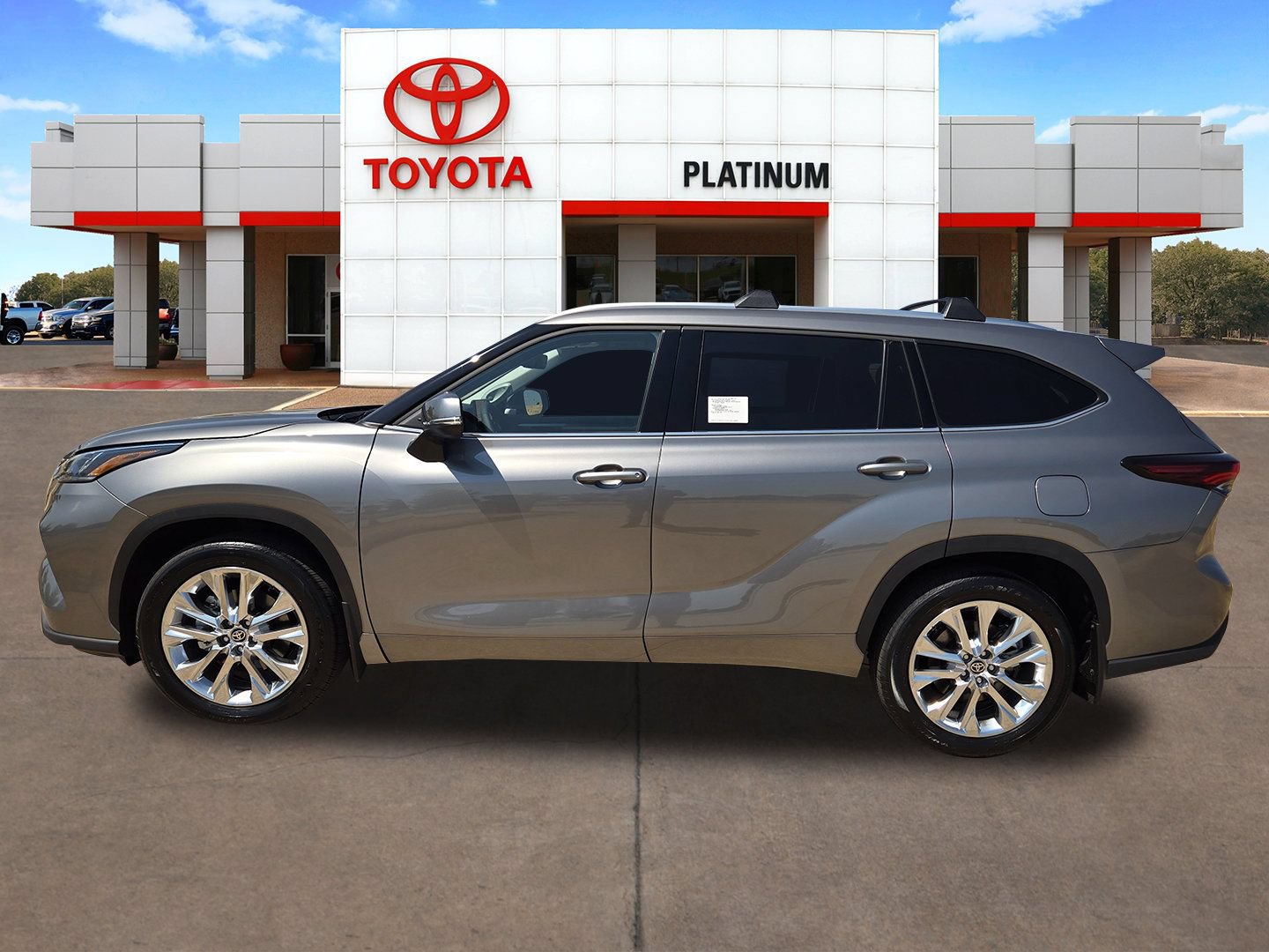 New 2026 Toyota Highlander Limited AWD/4WD image 3