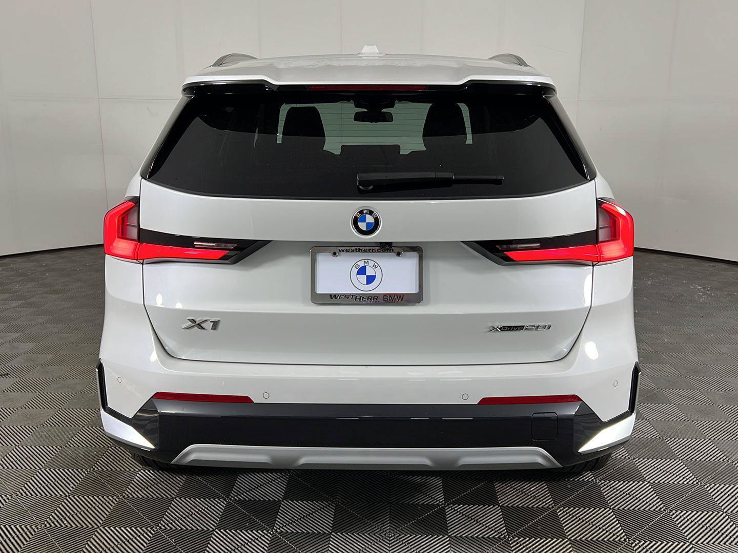 New 2026 BMW X1 xDrive28i w/ Convenience Package AWD/4WD image 16